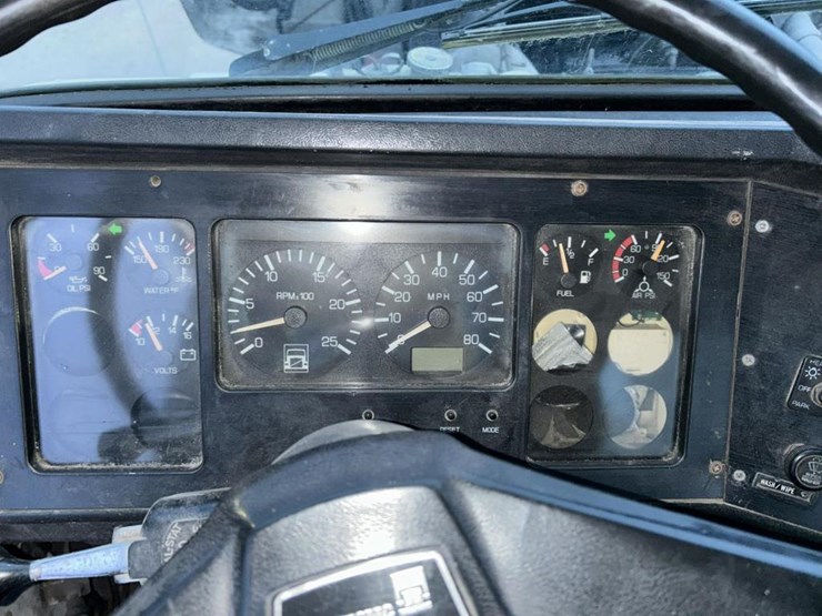 #1432-•-1992-volvo-(white-gmc)-vac-truck-image-76