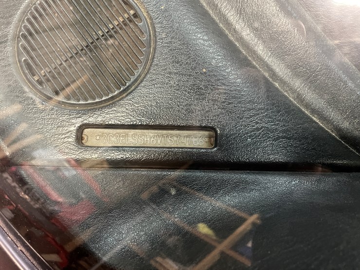 #260-•-1997-chrysler-(fall-creek,-wi)-(has-wi-title)-image-41