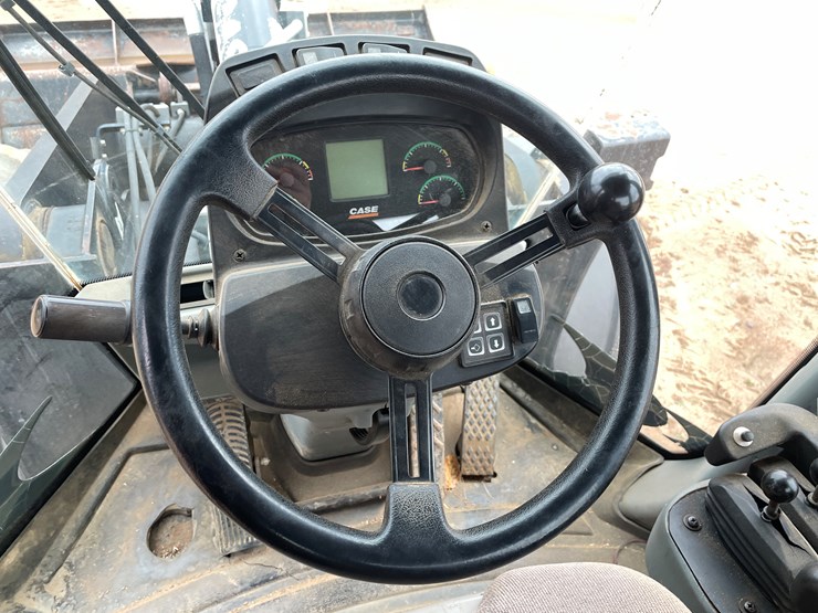 2011-case-821f-image-44