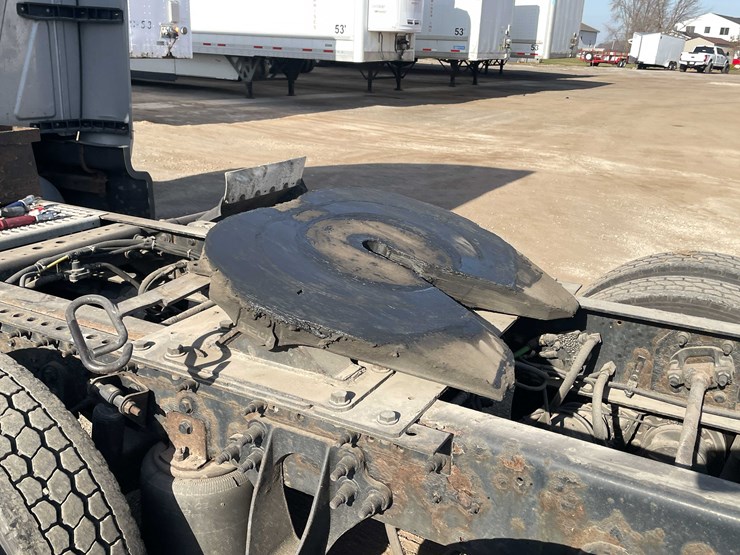 #200-•-2016-international-semi-tractor-(title-in-delay)-(denmark,-wi)-image-26