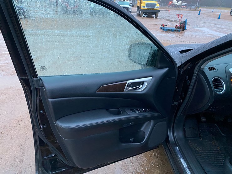 2014-nissan-pathfinder-image-31