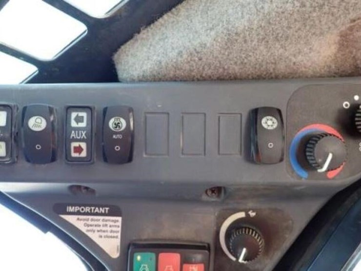 2019-deere-331g-image-23