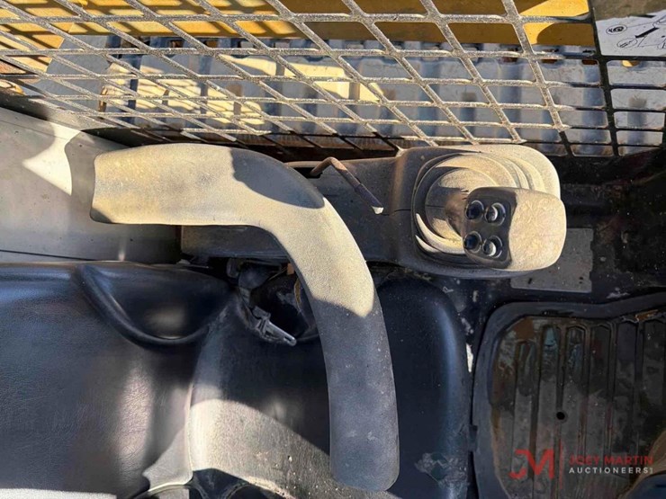 2017-caterpillar-299d2-image-33