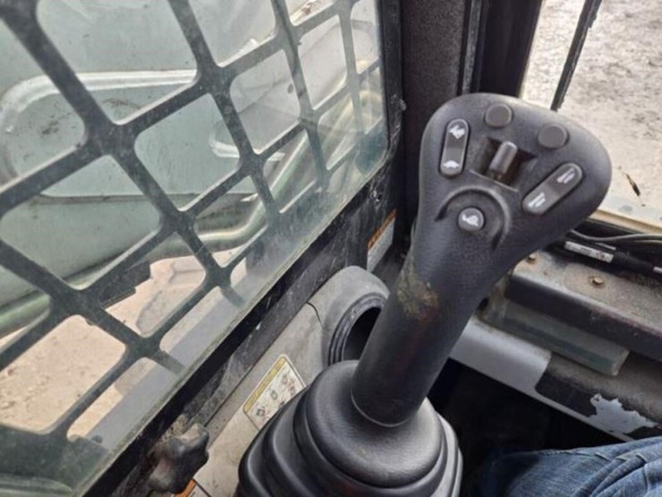 2012-bobcat-s185-image-30