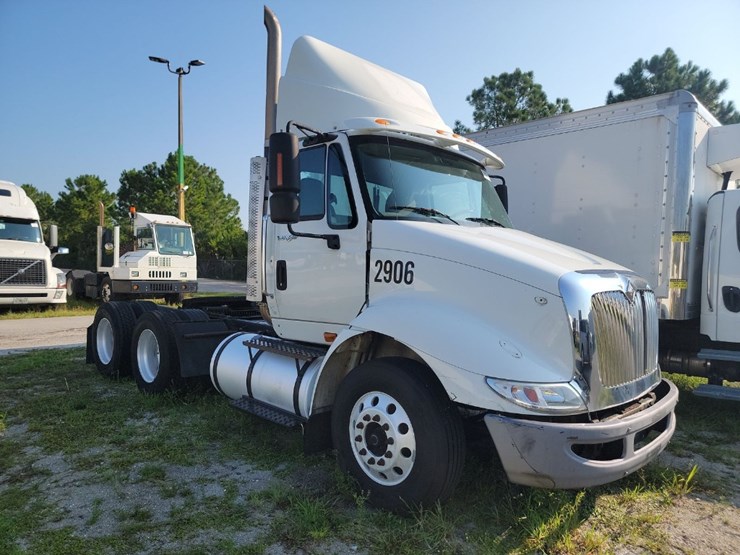 2009-international-8600-image-7