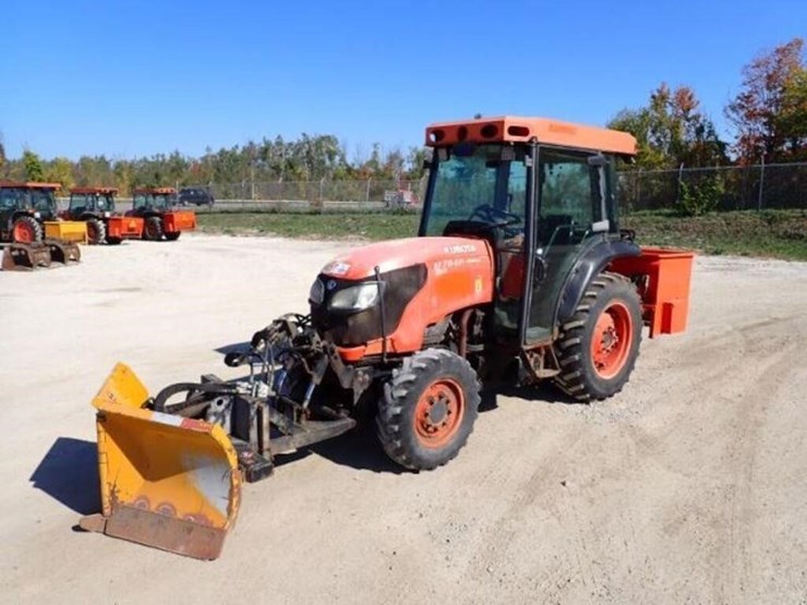 2008-kubota-m7040d-image-1