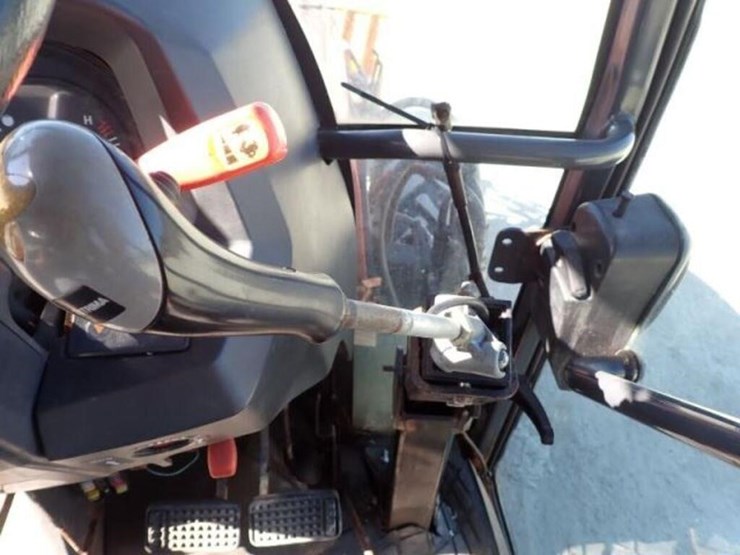 2008-kubota-m7040d-image-19