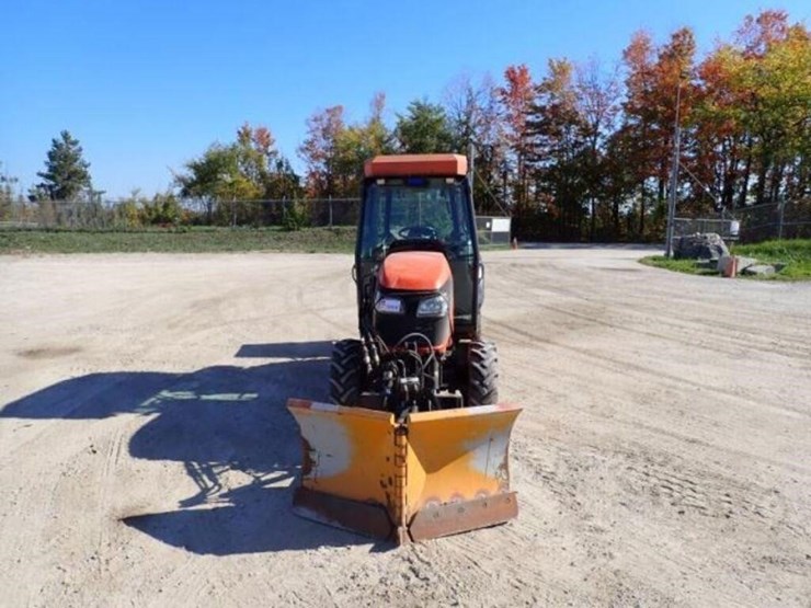 2011-kubota-m7040d-image-8
