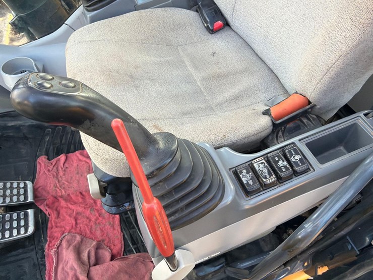 2019-deere-350g-lc-image-32