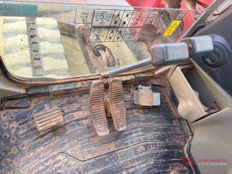 takeuchi-tb2150-image-32