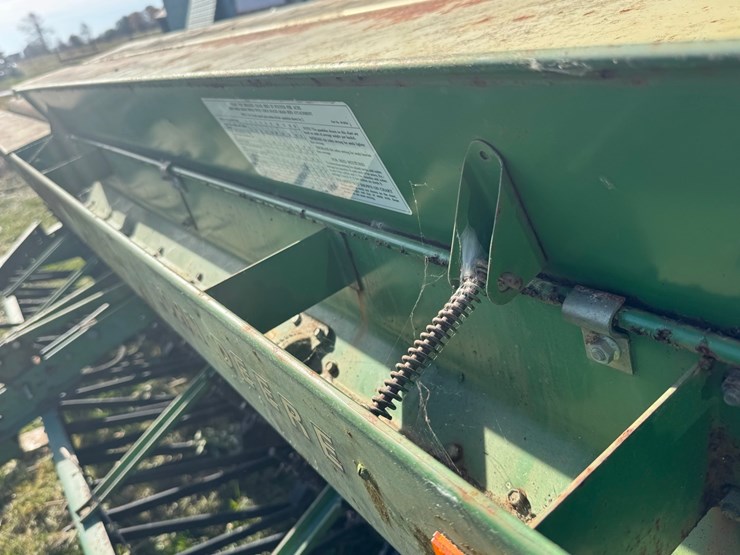 john-deere-8300-image-8