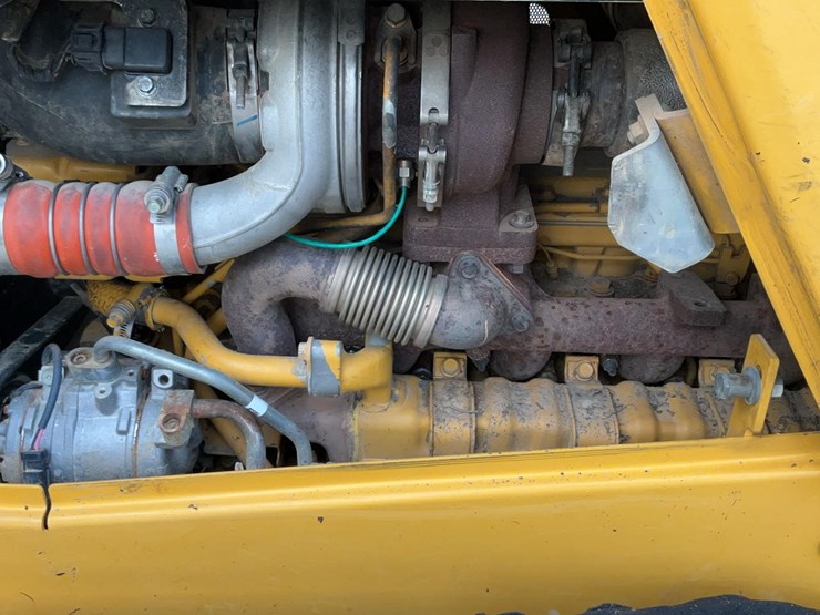 2016-deere-700k-image-9