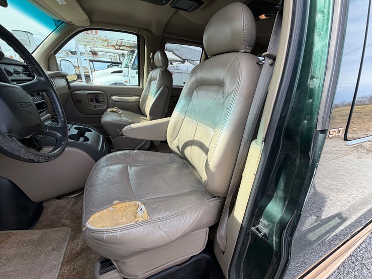 2001-gmc-1500-image-17