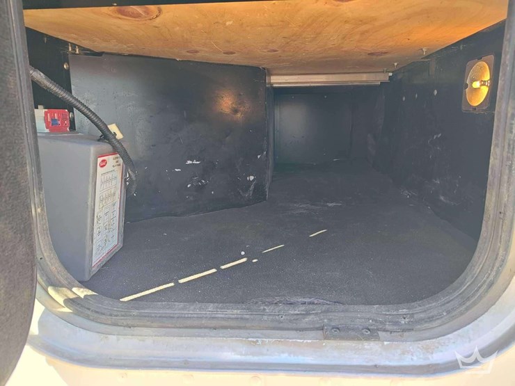 2014-peterbilt-388-image-45