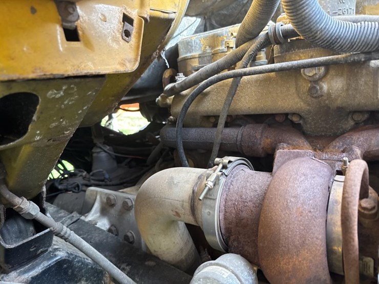 2001-caterpillar-c12-image-19