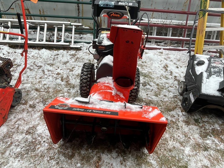 #2710-•-ariens-deluxe-30-snow-blower-(fall-creek,-wi)-image-19