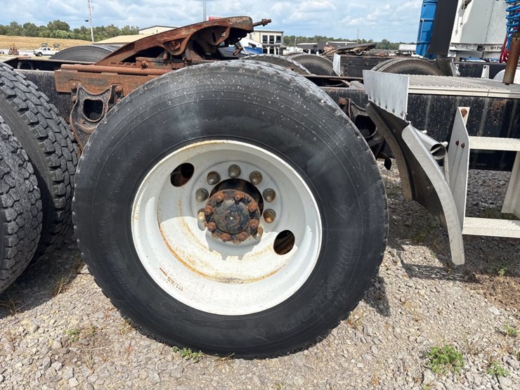 1994-international-9400-eagle-image-10