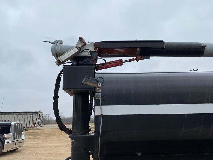 #1025-•-2015-diller-tt6600ntnb-semi-manure-tanker-(has-wi-title)-(kewaunee,-wi)-image-36