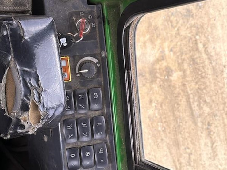 2015-deere-437d-image-17