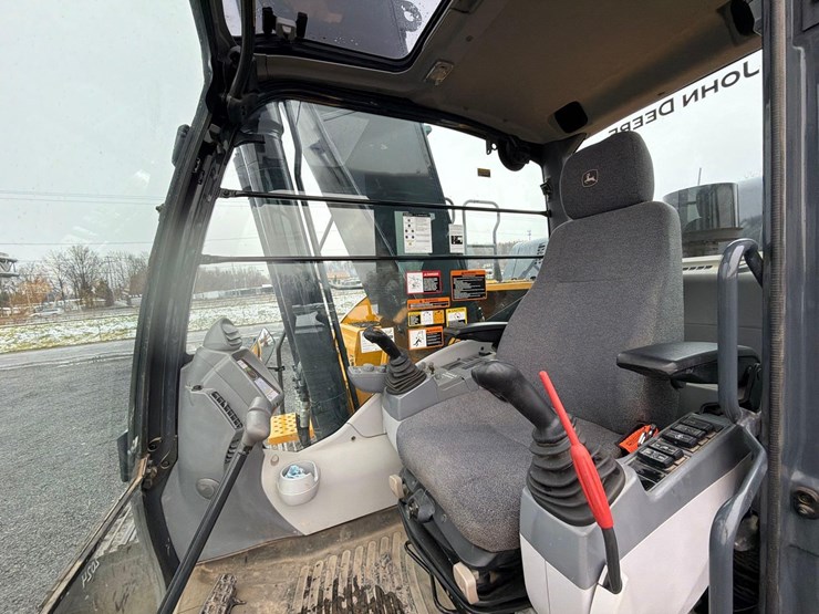 2024-john-deere-250p-slf-long-reach-excavator-sn:1ff250patpf000249,-image-28