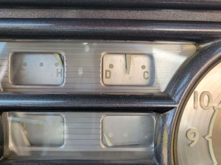 1948-packard-sedan-image-39