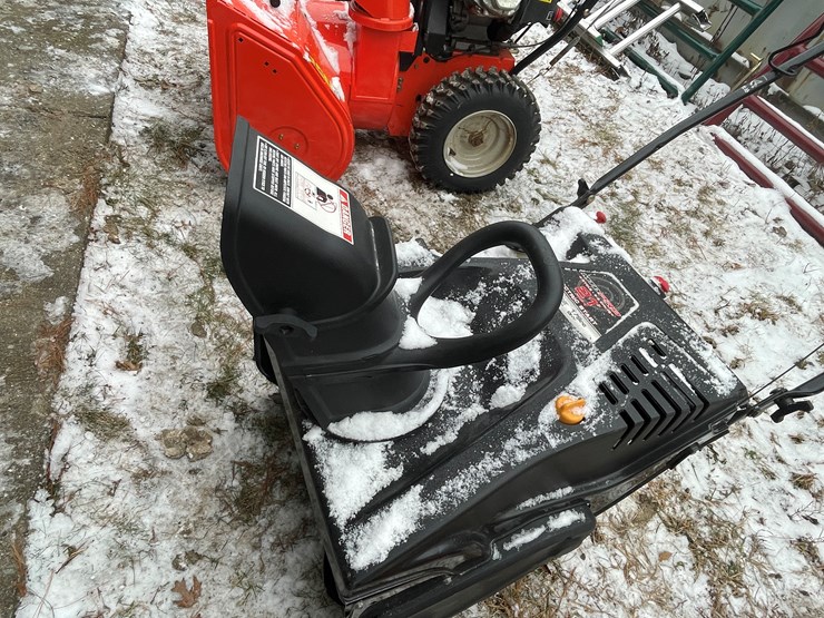 #2709-•-mtd-mp21-snow-blower-(fall-creek,-wi)-image-11