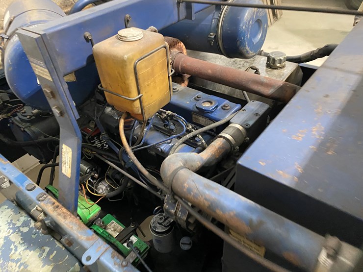 #1304-•-grimmer-schmidt-375d-towable-air-compressor-(st.-nazianz,-wi)-image-16