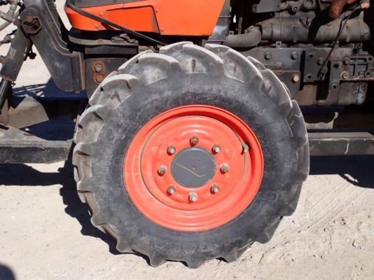 2011-kubota-m7040d-image-59