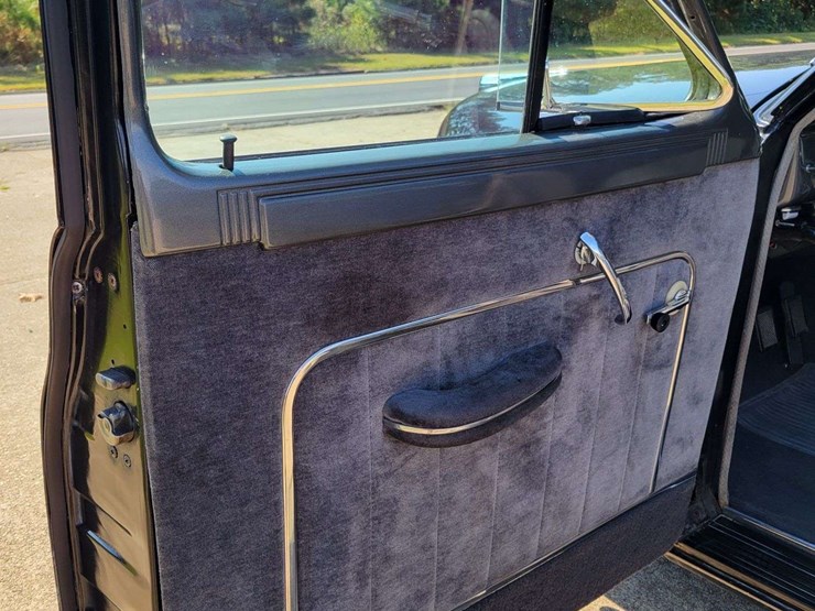 1948-packard-sedan-image-11