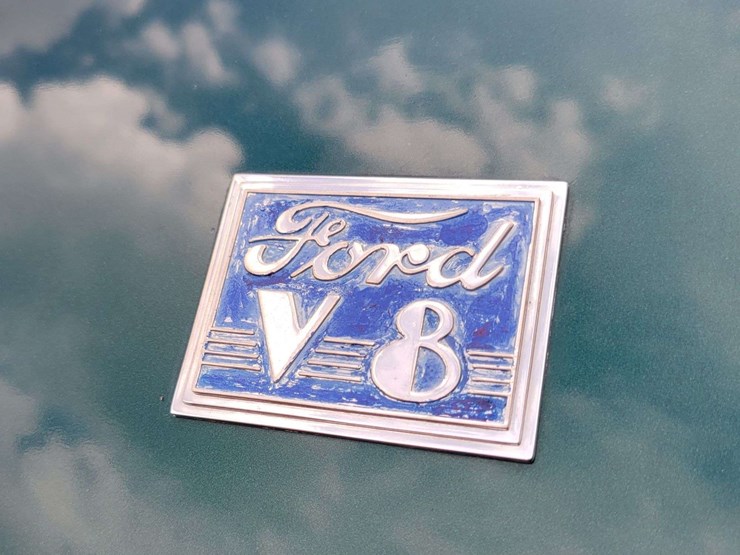 1940-ford-sedan-image-103