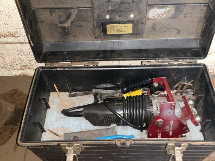 #192-•-series-1-chipper-knive-dresser-image-8