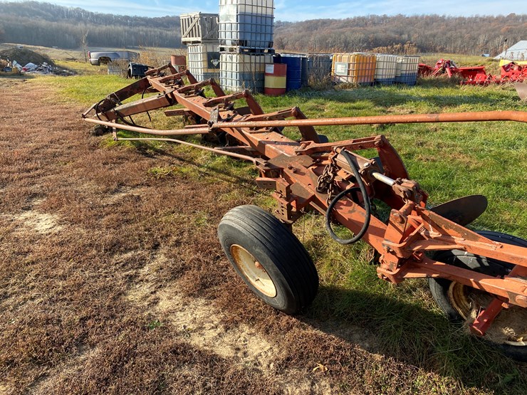 international-720-image-10