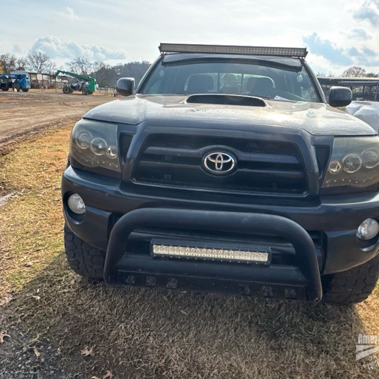 2010 TOYOTA TACOMA