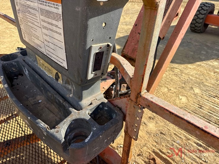 2006-jlg-460sj-image-14