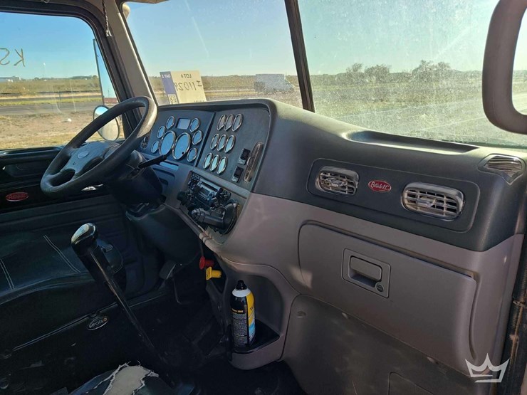 2012-peterbilt-386-image-37