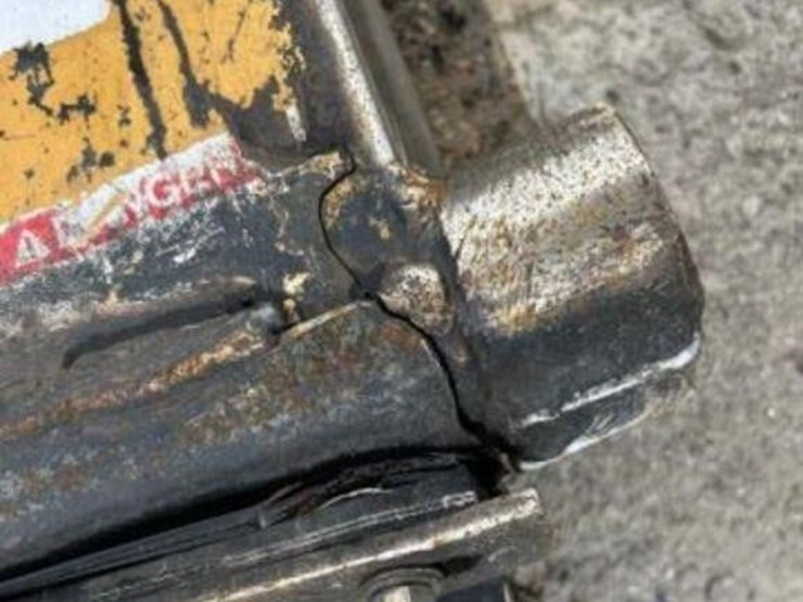 2008-new-holland-tv145-image-30