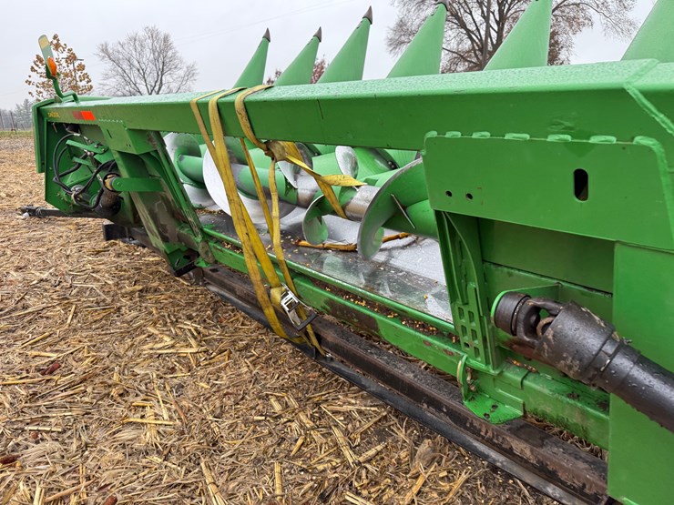 john-deere-608c-image-11