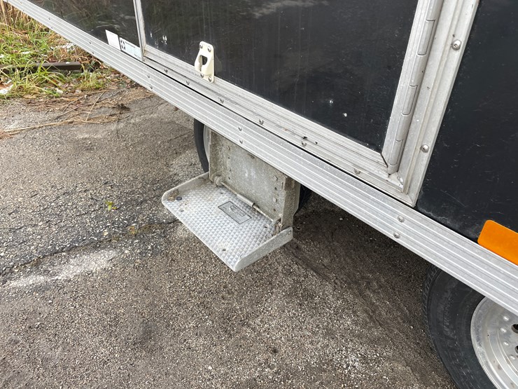 #1397-•-2001-karavan-expedition-trailer-(no-title)-(of)-image-76