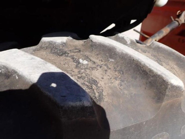 2008-kubota-m7040d-image-59