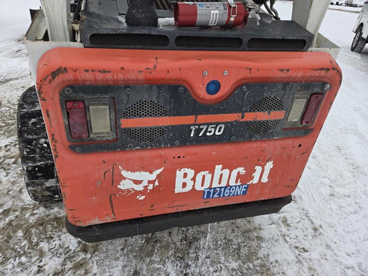2017-bobcat-t750-image-22