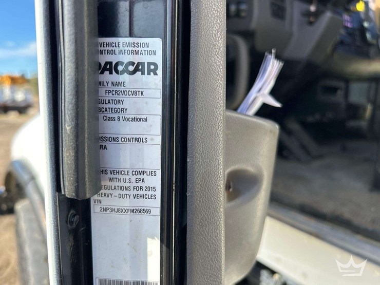 2015-peterbilt-348-image-5