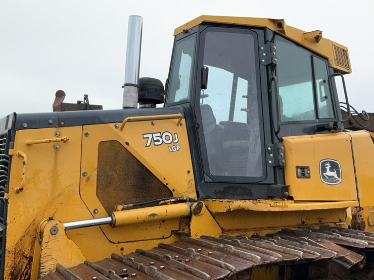2006-deere-750j-lgp-image-11