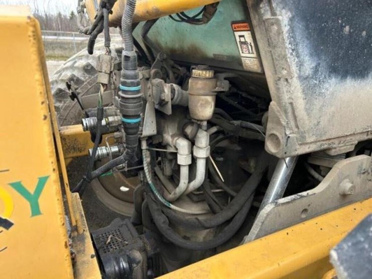 2008-new-holland-tv145-image-38