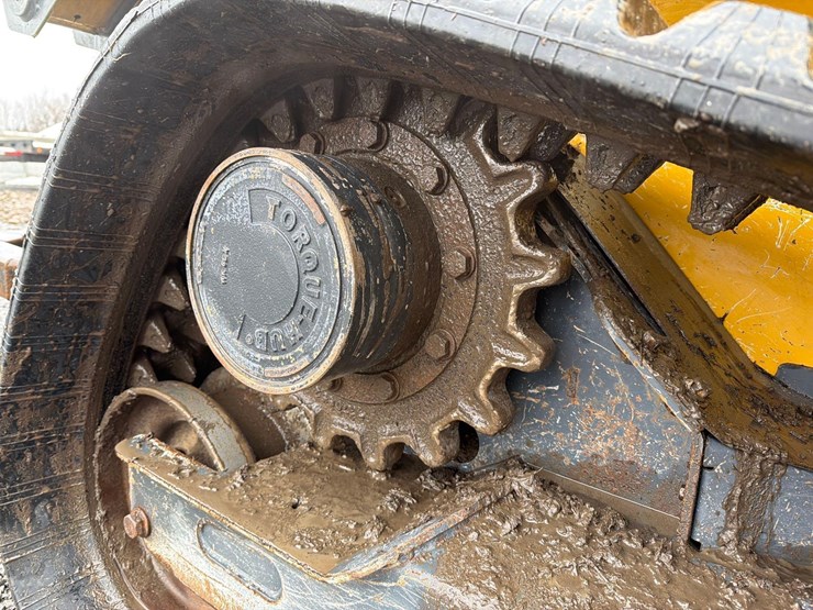 2020-deere-333g-image-17