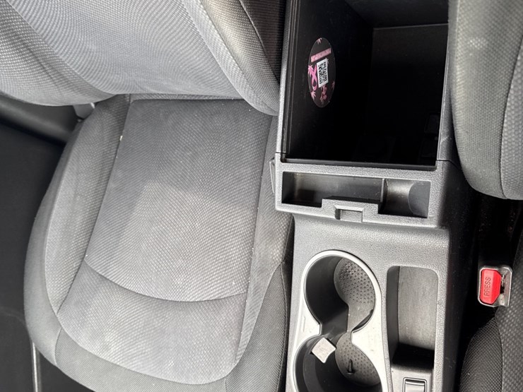 2012-nissan-rogue-image-15