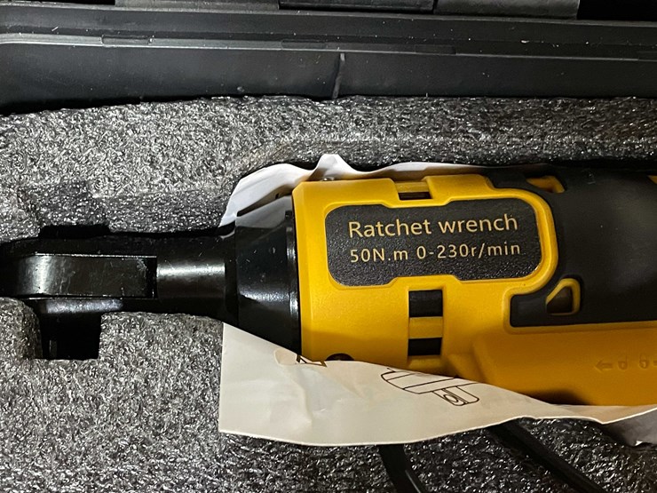 #8674-•-dewalt-compatible-cordless-ratchet-wrench-with-batteries,-charger-and-case-(pr12)-image-4