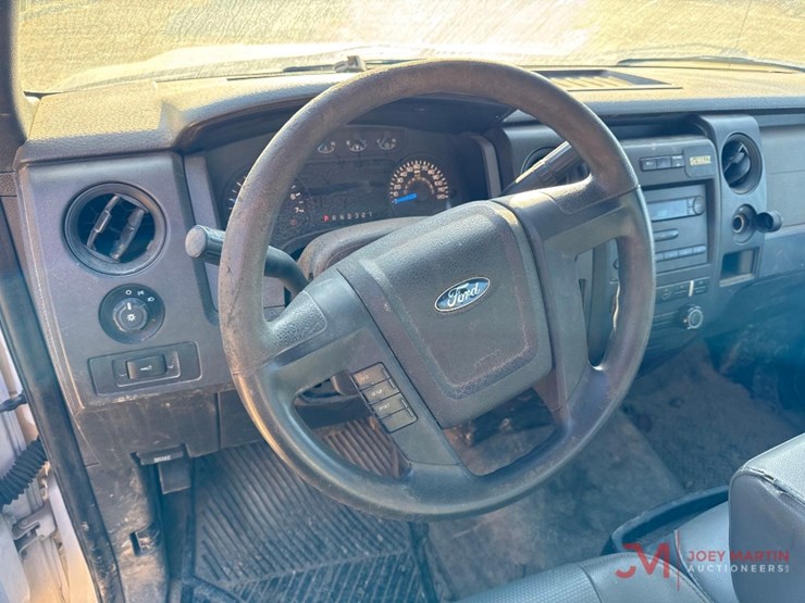 2014-ford-f150-xl-image-16