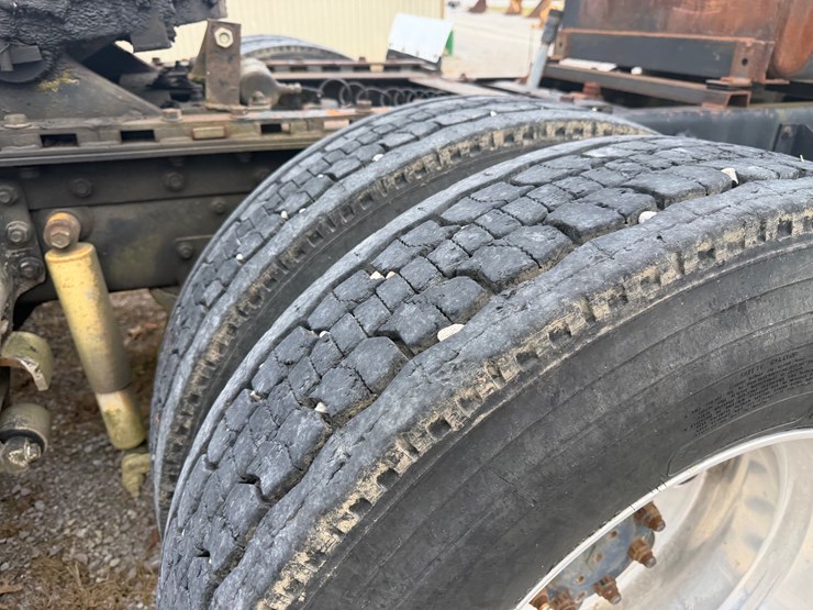 1995-international-8200-image-18