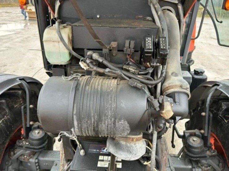 2012-kubota-m110gx-image-30