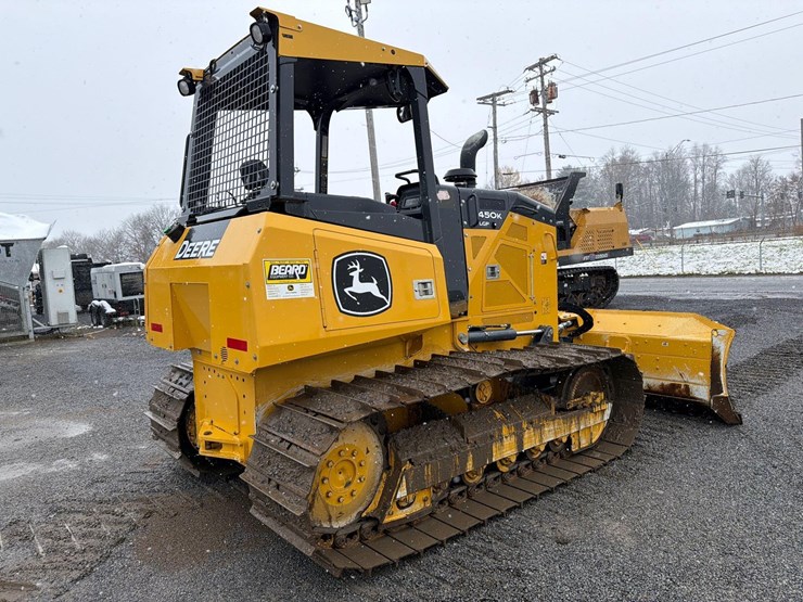 2022-deere-450k-image-4